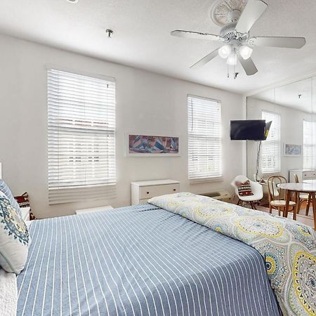 Palm Beach Hotel & Sunrise Cottage Buitenkant foto